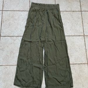 Hollister flowy green paper bag pants